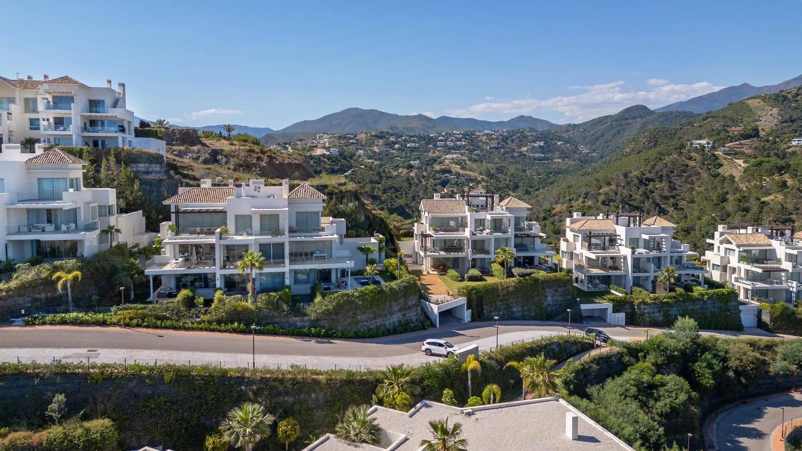 4 slaapkamer Penthouse te koop in Benahavis met zwembad garage - € 1.249.000 (Ref: 9777995)