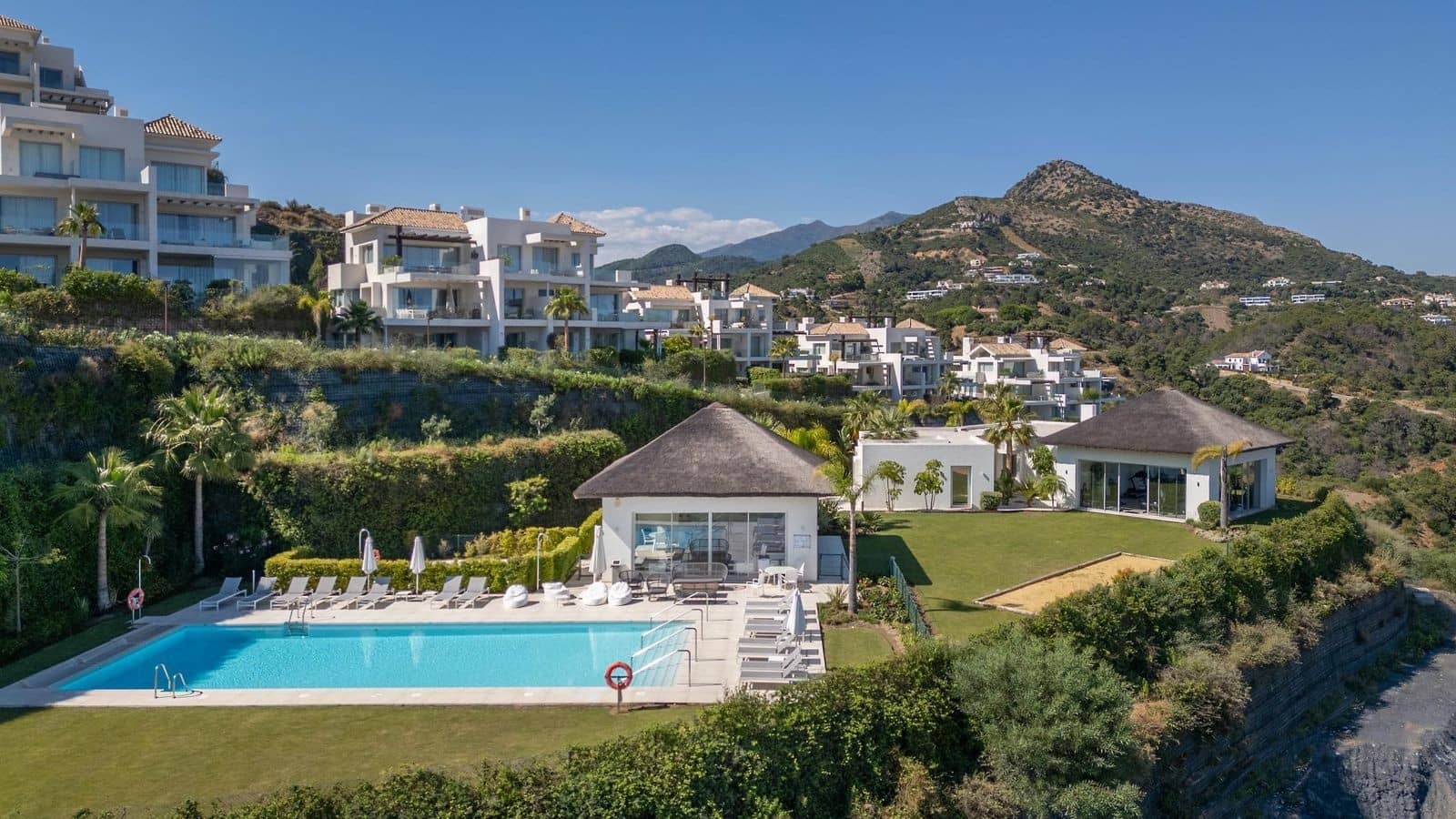 4 slaapkamer Penthouse te koop in Benahavis met zwembad garage - € 1.249.000 (Ref: 9777995)