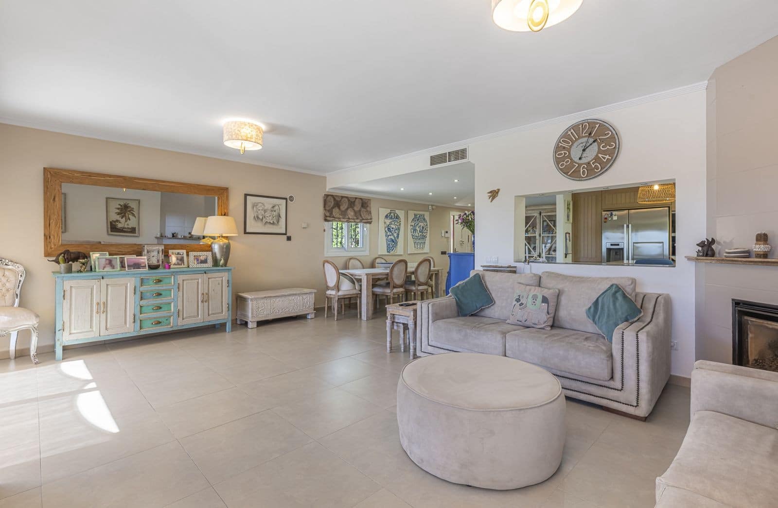 6 bedroom Villa for sale in Estepona with pool garage - € 1,550,000 (Ref: 9777996)