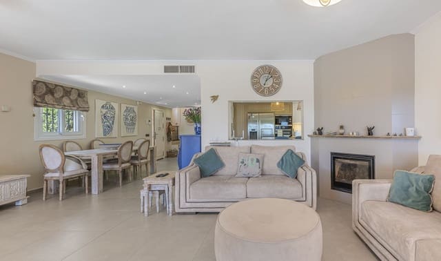 6 chambre Villa/Maison à vendre à Estepona avec piscine garage - 1 550 000 € (Ref: 9777996)