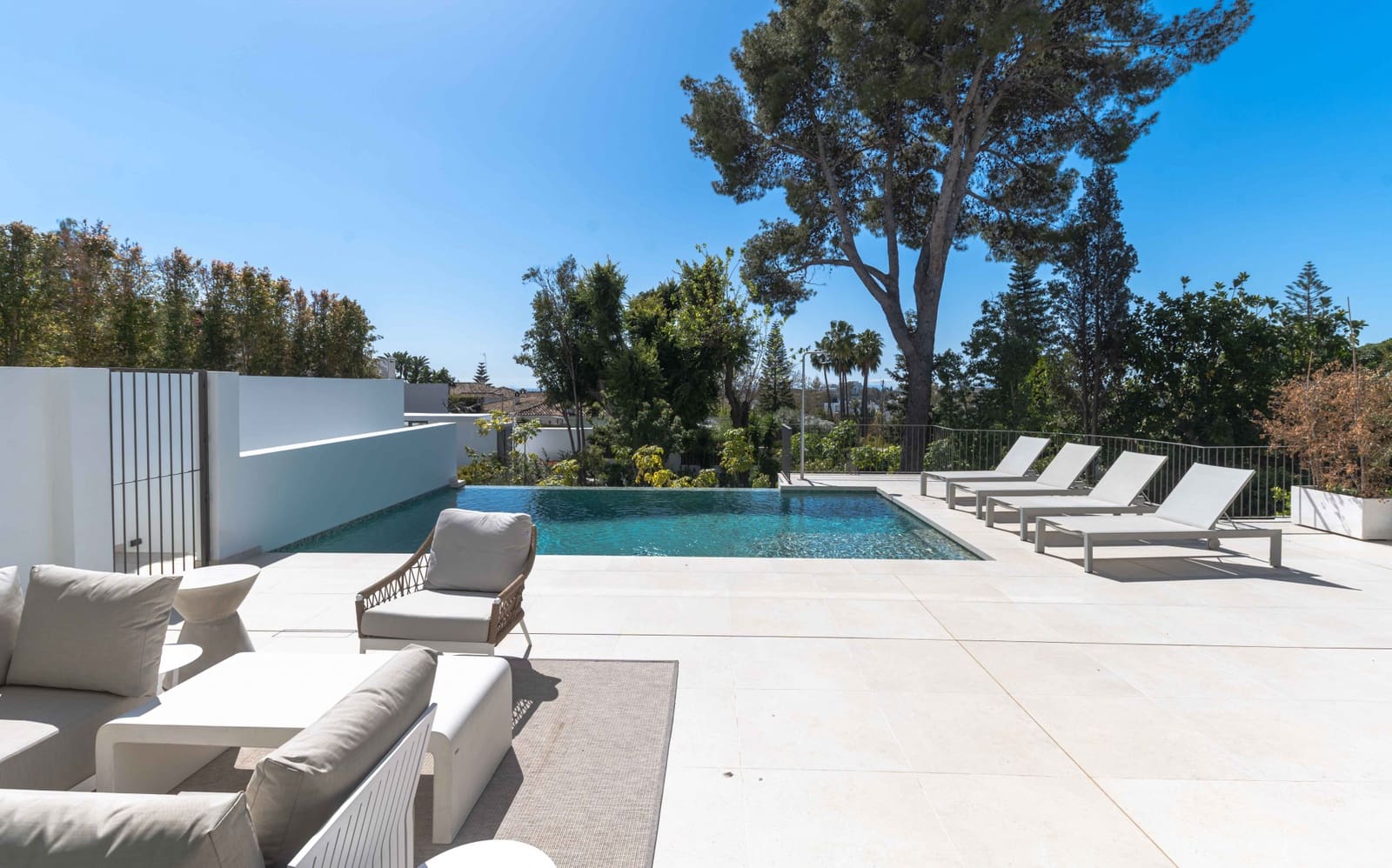 5 soverom Villa til salgs i San Pedro de Alcantara med svømmebasseng garasje - € 3 695 000 (Ref: 9780442)