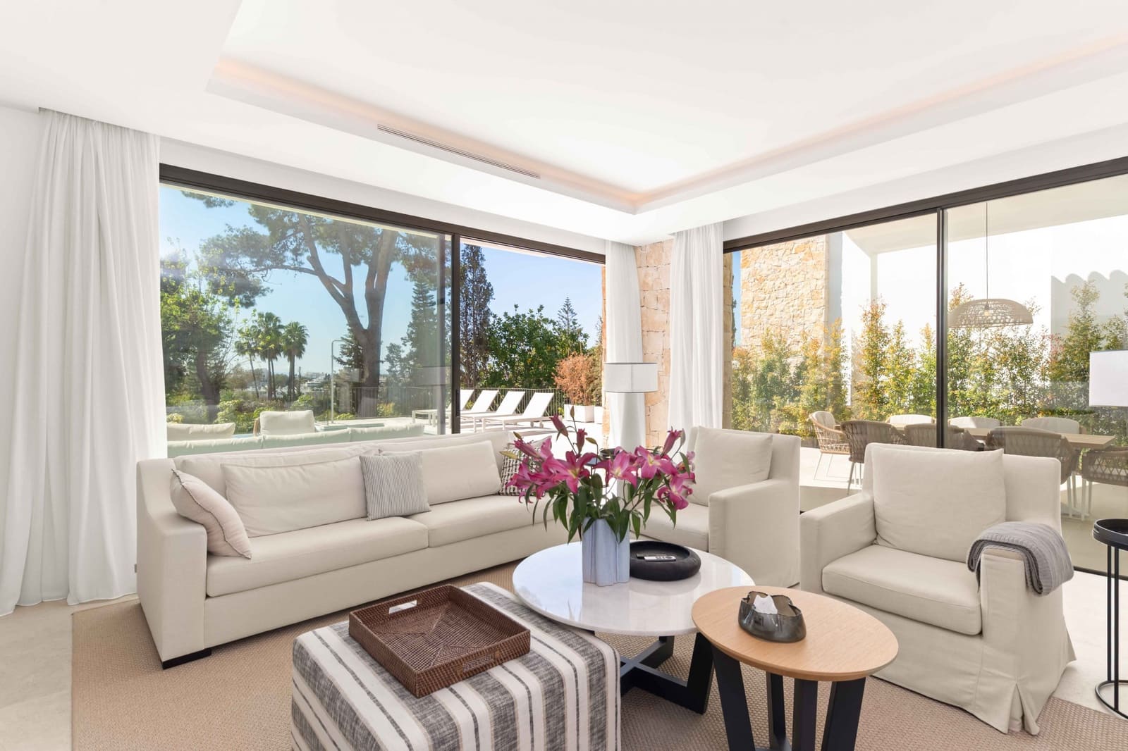 5 soverom Villa til salgs i San Pedro de Alcantara med svømmebasseng garasje - € 3 695 000 (Ref: 9780442)