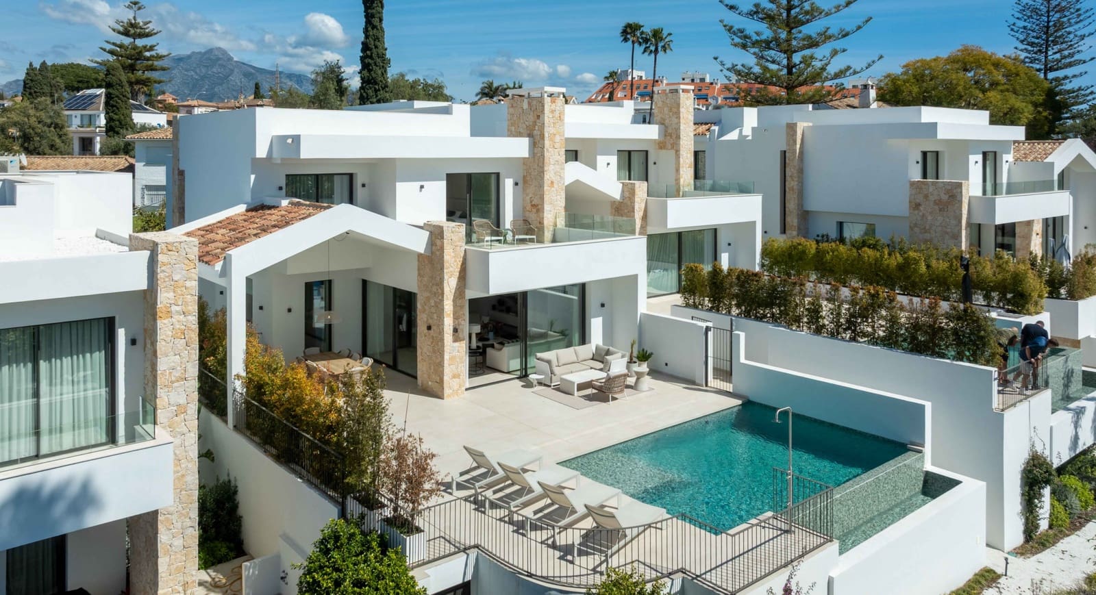 5 soveværelse Villa til salg i San Pedro de Alcantara med swimmingpool garage - € 3.695.000 (Ref: 9780442)