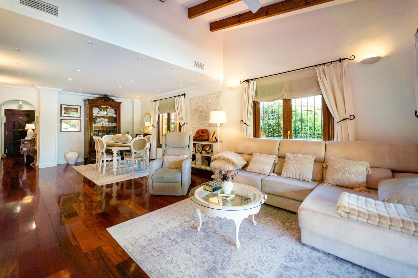 4 bedroom Villa for sale in Mijas Costa with pool garage - € 1,440,000 (Ref: 9784344)