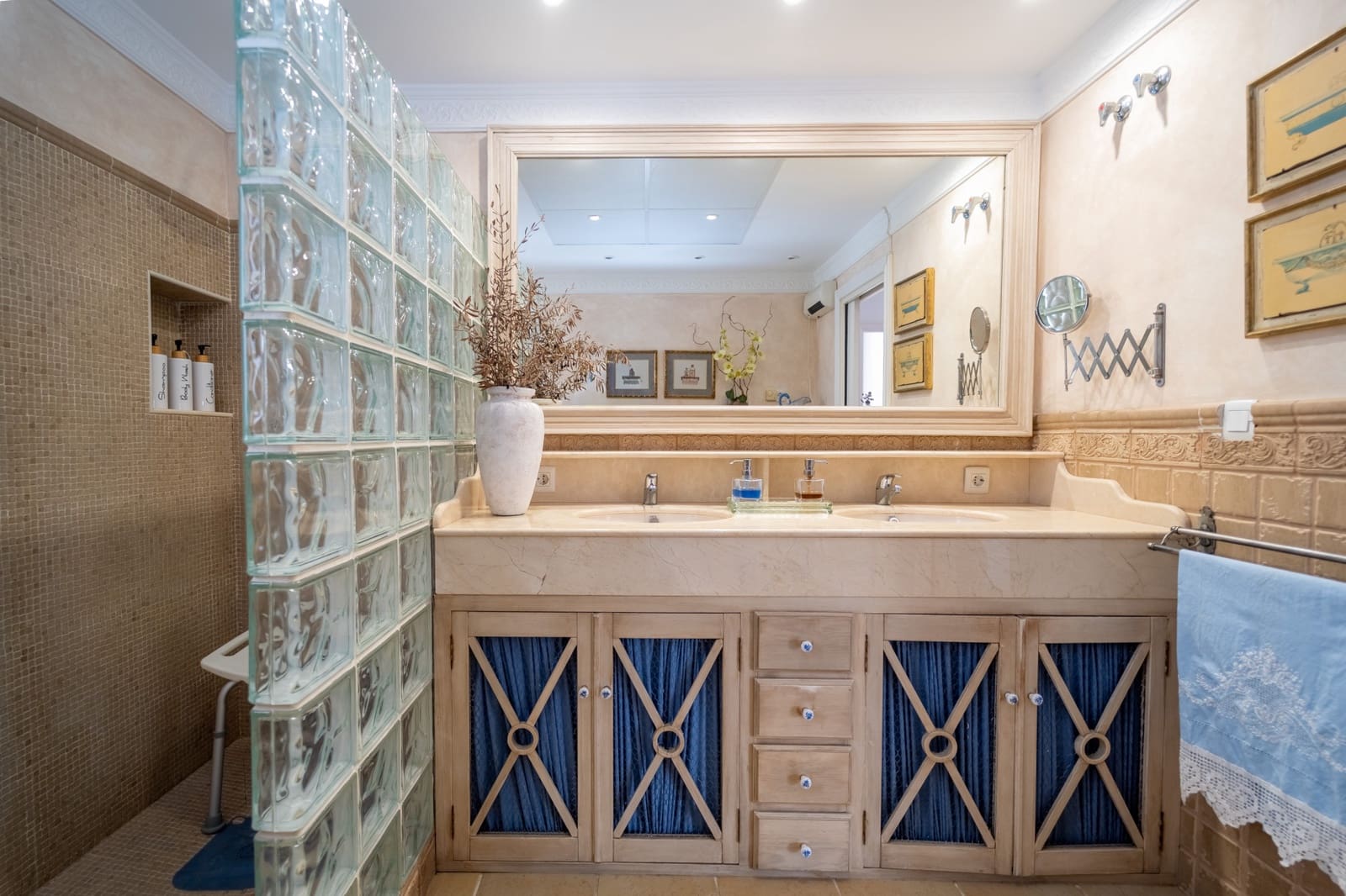 4 bedroom Villa for sale in Mijas Costa with pool garage - € 1,440,000 (Ref: 9784344)