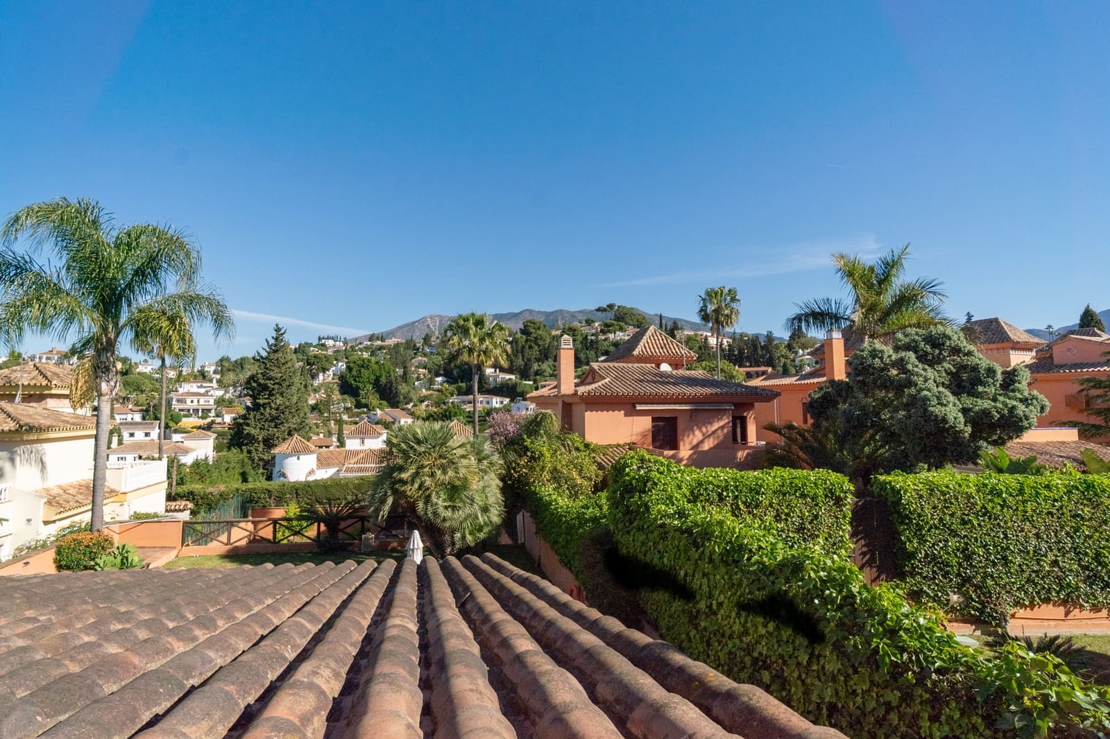 4 bedroom Villa for sale in Mijas Costa with pool garage - € 1,440,000 (Ref: 9784344)