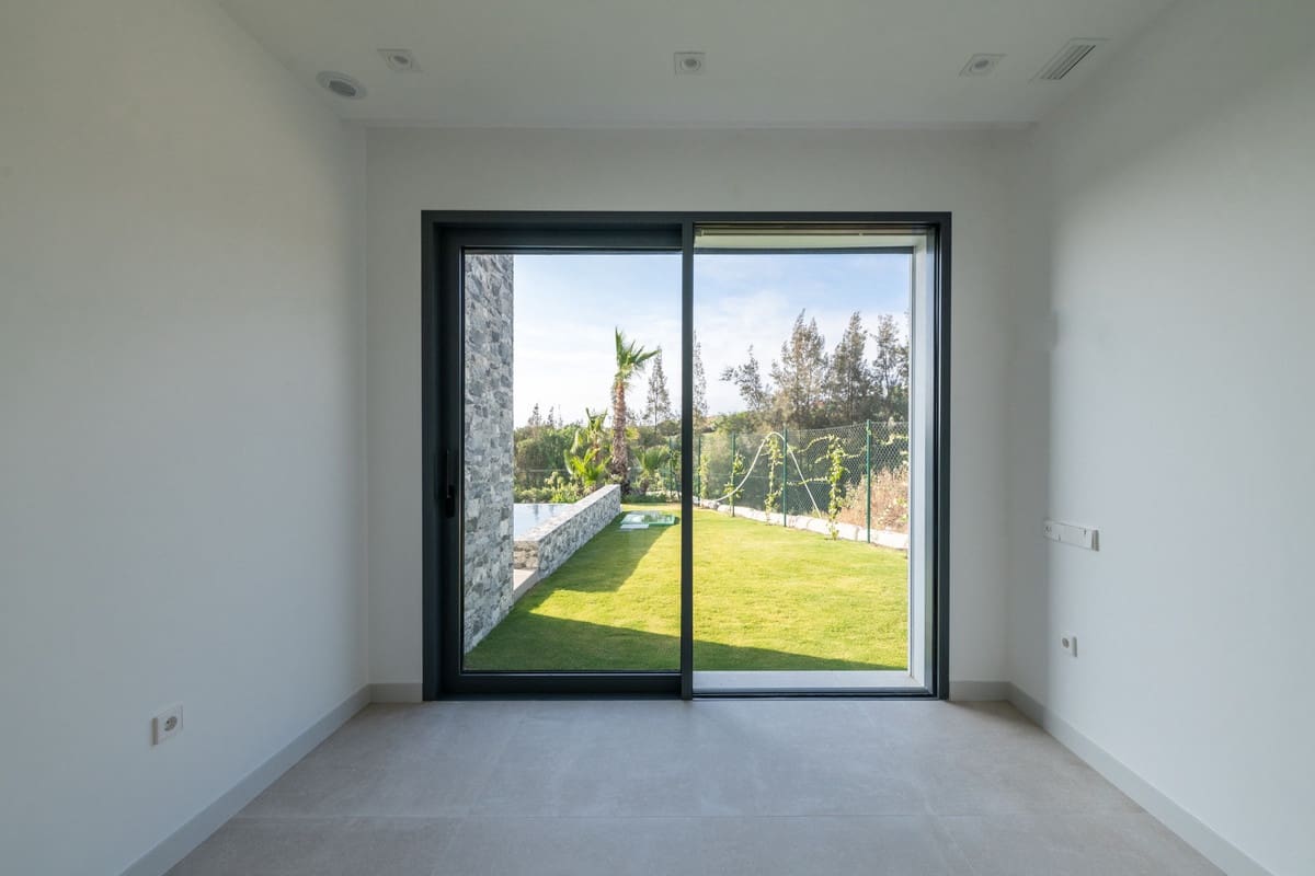 4 soveværelse Villa til salg i Mijas Costa med swimmingpool garage - € 1.650.000 (Ref: 9784347)