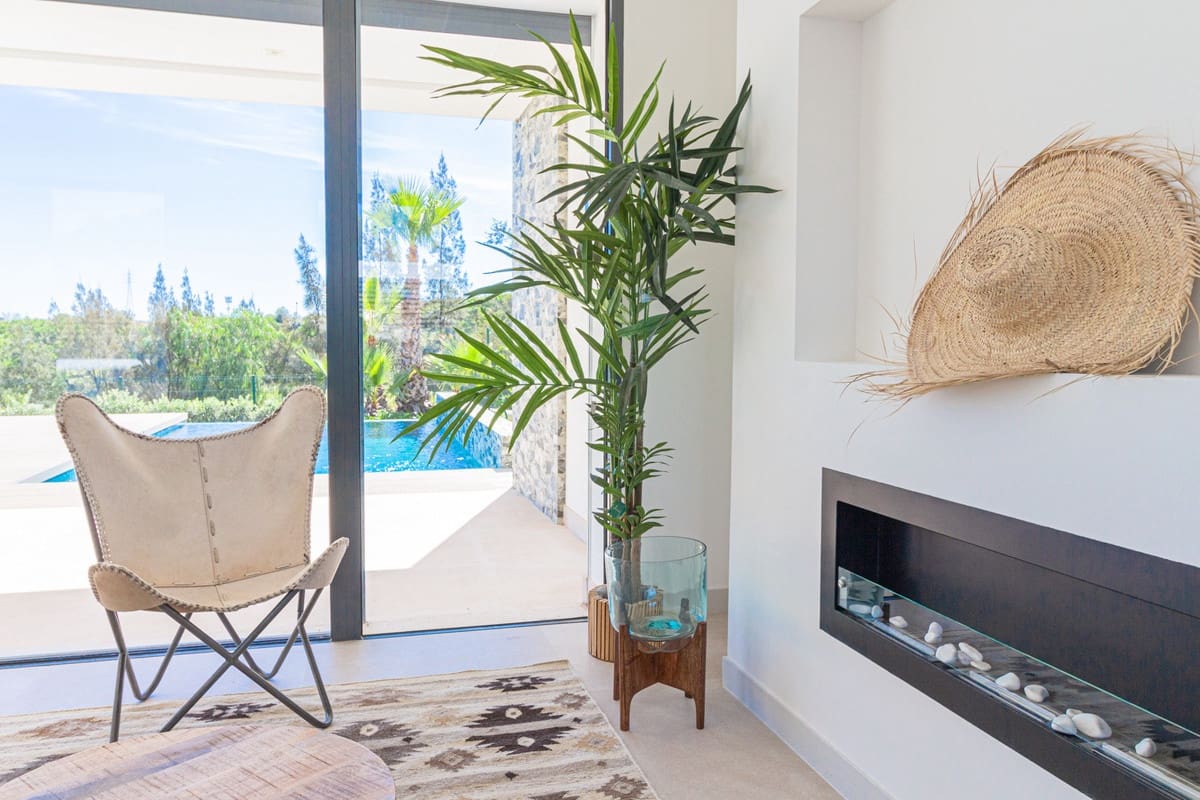 4 soveværelse Villa til salg i Mijas Costa med swimmingpool garage - € 1.650.000 (Ref: 9784347)