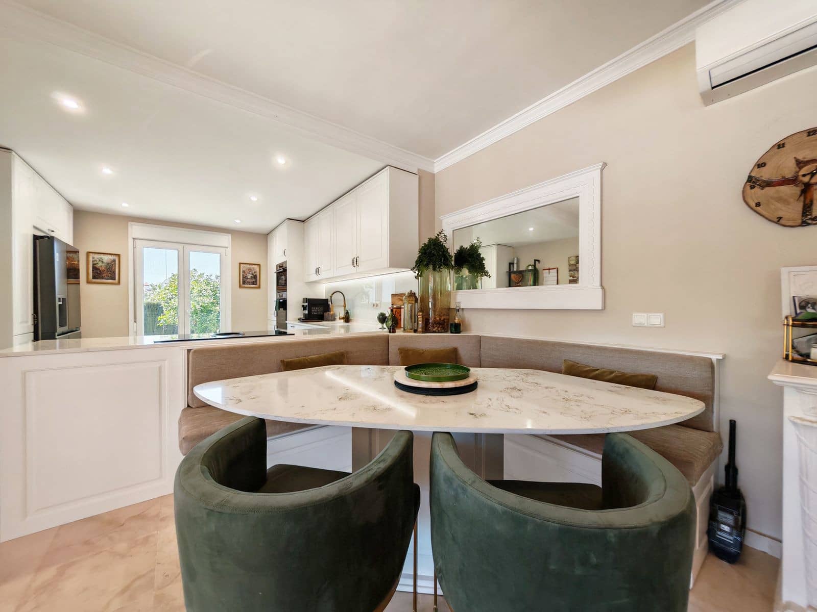 4 bedroom Villa for sale in Calahonda with pool garage - € 1,150,000 (Ref: 9796990)