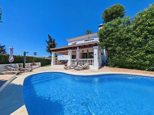 4 sypialnia Willa na sprzedaż w Calahonda, Mijas z basenem garażem - 1 150 000 € (Ref: 9796990)