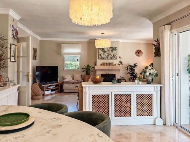 4 sypialnia Willa na sprzedaż w Calahonda, Mijas z basenem garażem - 1 150 000 € (Ref: 9796990)