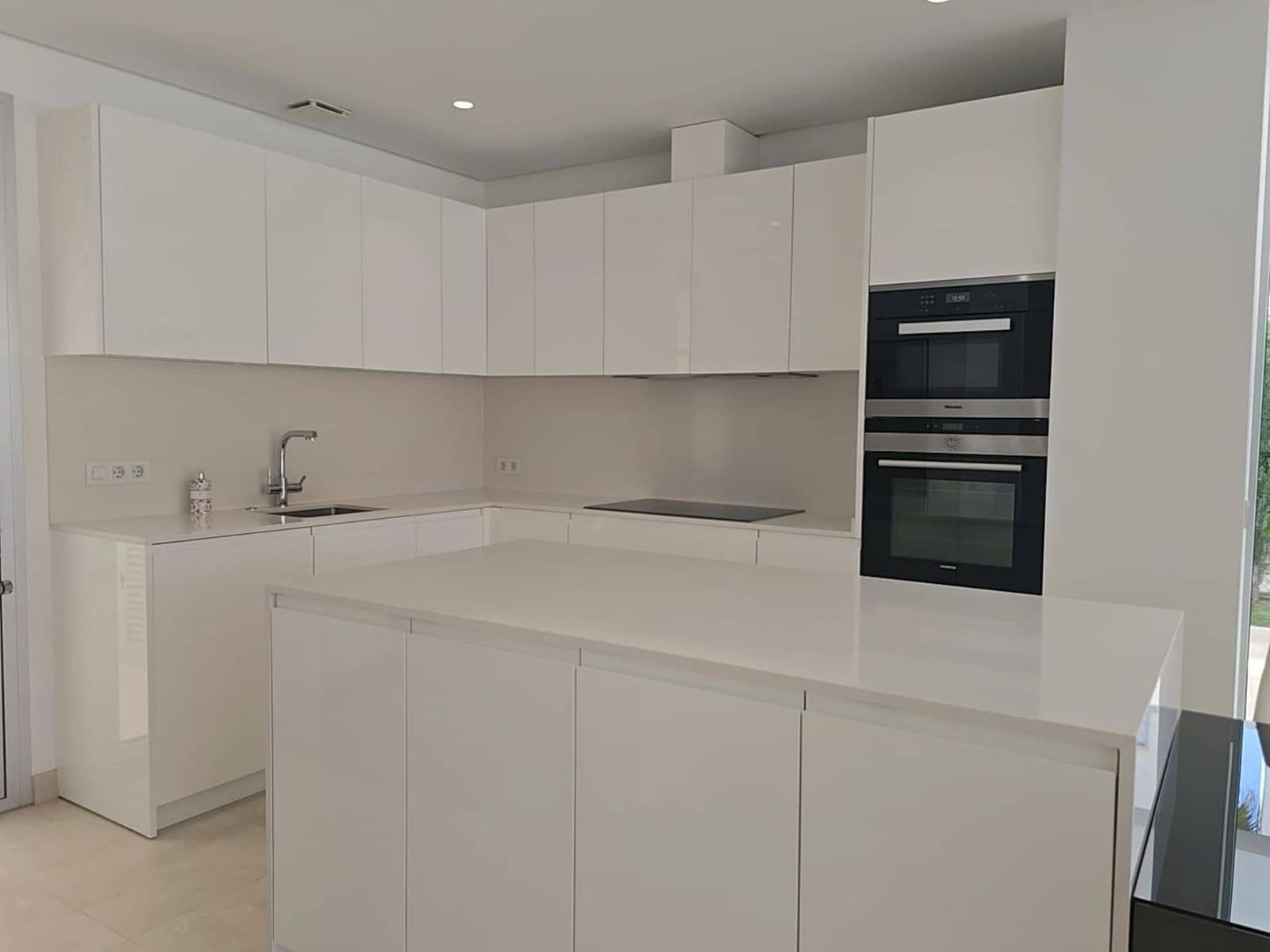 3 chambre Villa/Maison à vendre à Marbella avec piscine garage - 2 150 000 € (Ref: 9796991)