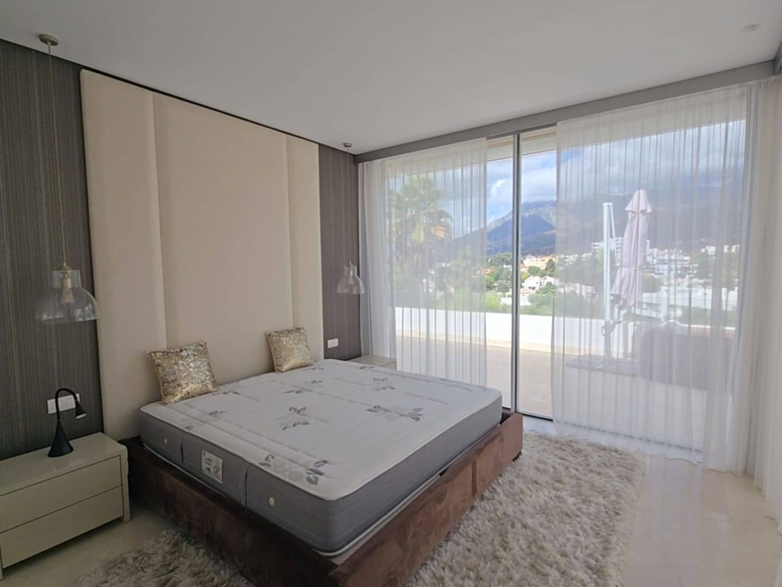 3 chambre Villa/Maison à vendre à Marbella avec piscine garage - 2 150 000 € (Ref: 9796991)