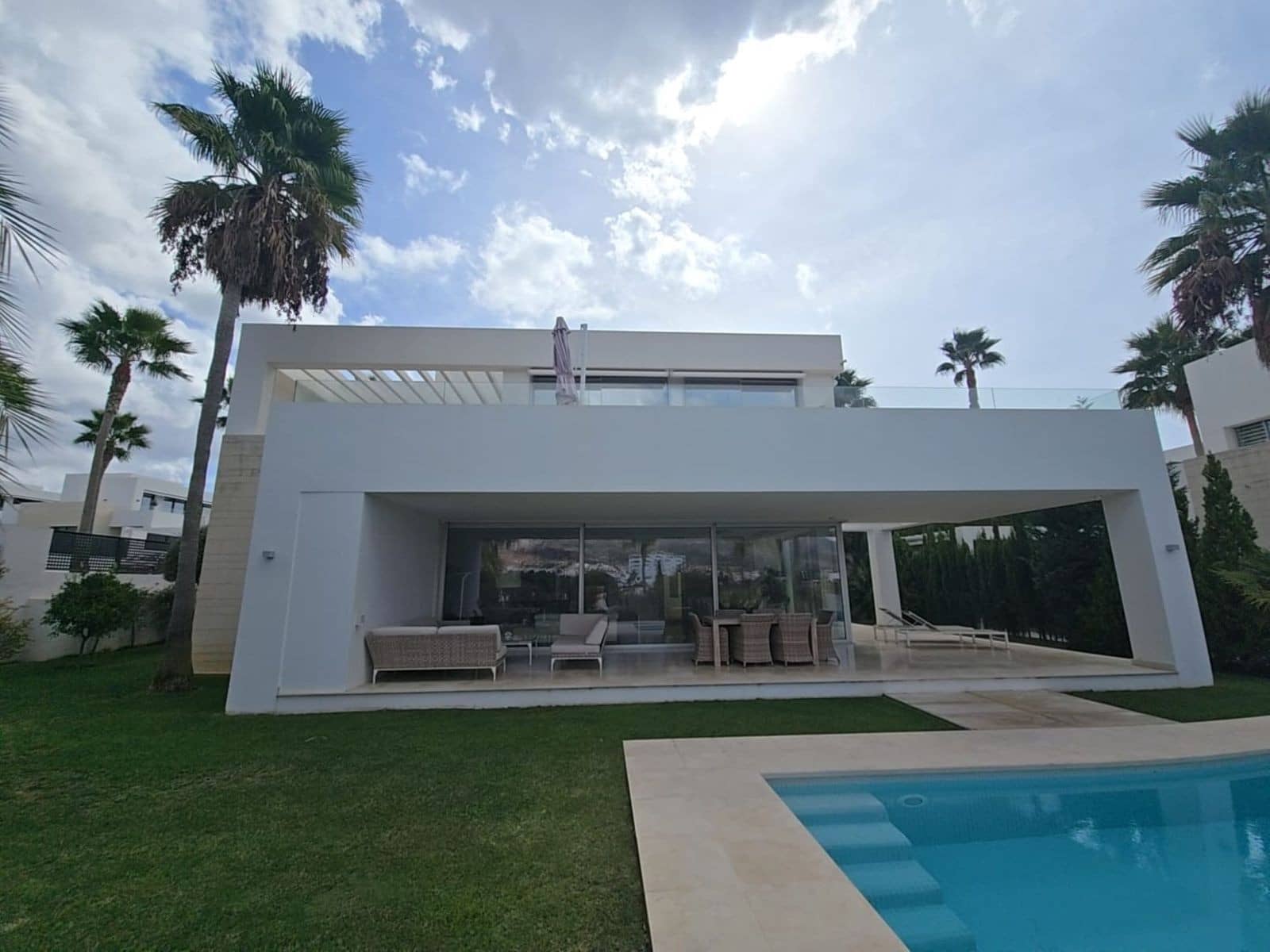 3 chambre Villa/Maison à vendre à Marbella avec piscine garage - 2 150 000 € (Ref: 9796991)