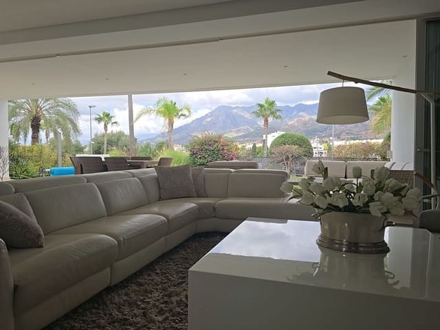 3 chambre Villa/Maison à vendre à Marbella avec piscine garage - 2 150 000 € (Ref: 9796991)