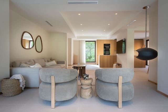 Chalet de 4 habitaciones en Guadalmina Alta, Marbella en venta con piscina garaje - 3.150.000 € (Ref: 9796992)
