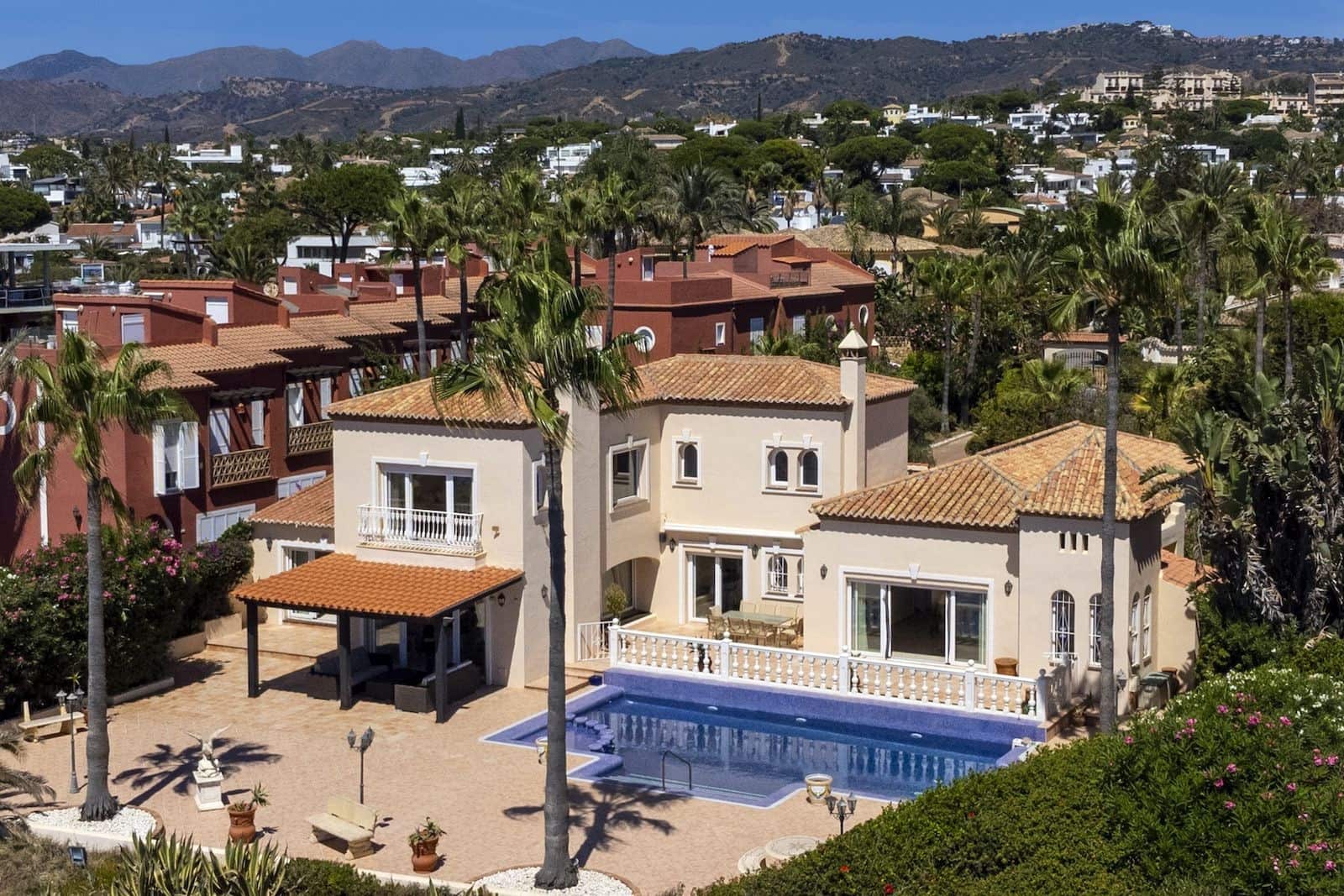 5 sypialnia Willa na sprzedaż w Marbella z basenem garażem - 5 995 000 € (Ref: 9796993)