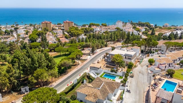 5 soveværelse Villa til salg i La Cala de Mijas, Mijas med swimmingpool garage - € 2.195.000 (Ref: 9799125)