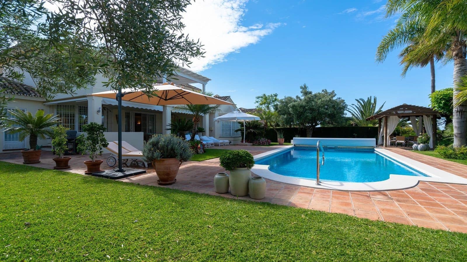5 chambre Villa/Maison à vendre à Marbella avec piscine garage - 2 795 000 € (Ref: 9799131)