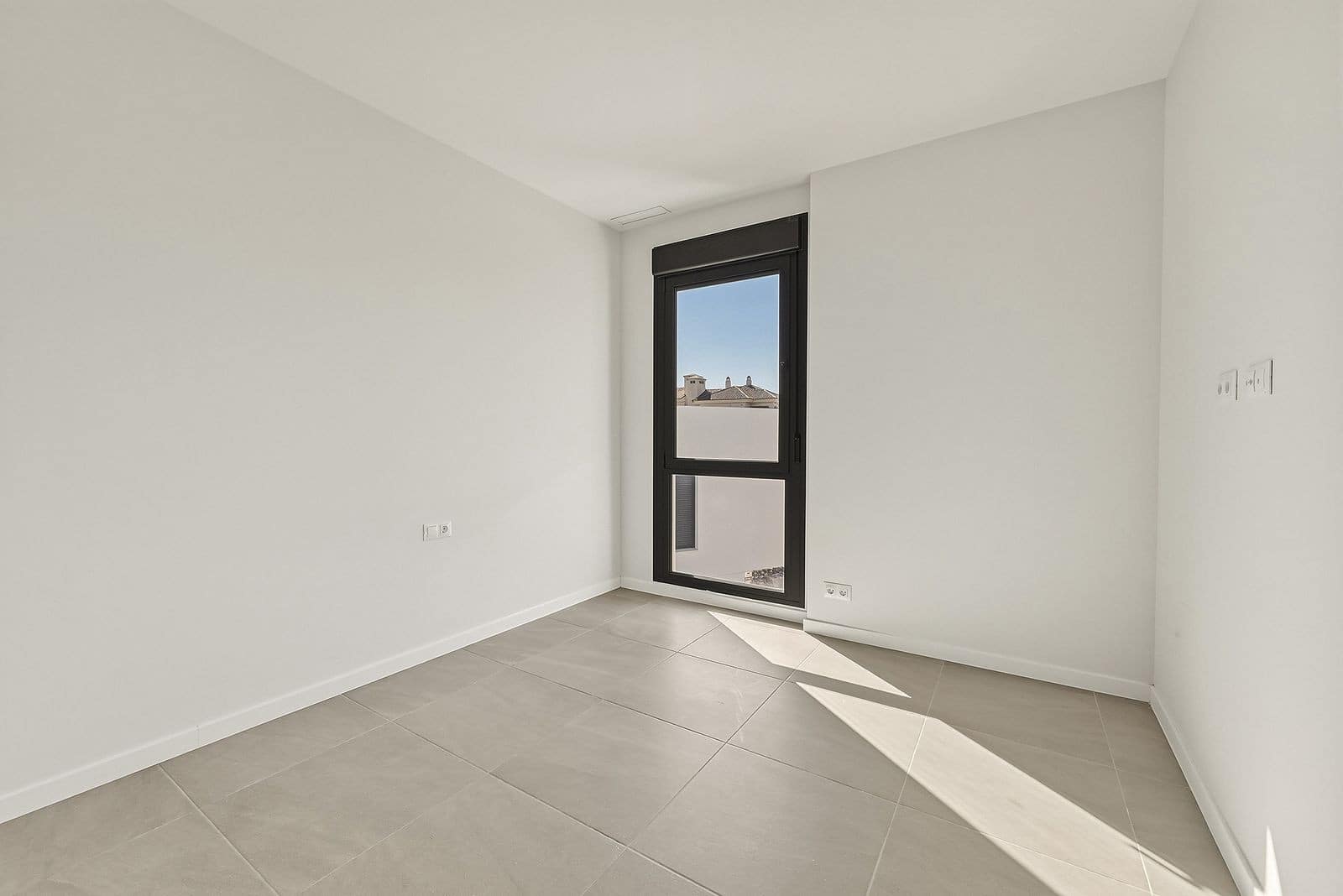 3 soverom Kjedet enebolig til salgs i Mijas Costa med svømmebasseng garasje - € 649 000 (Ref: 9799132)