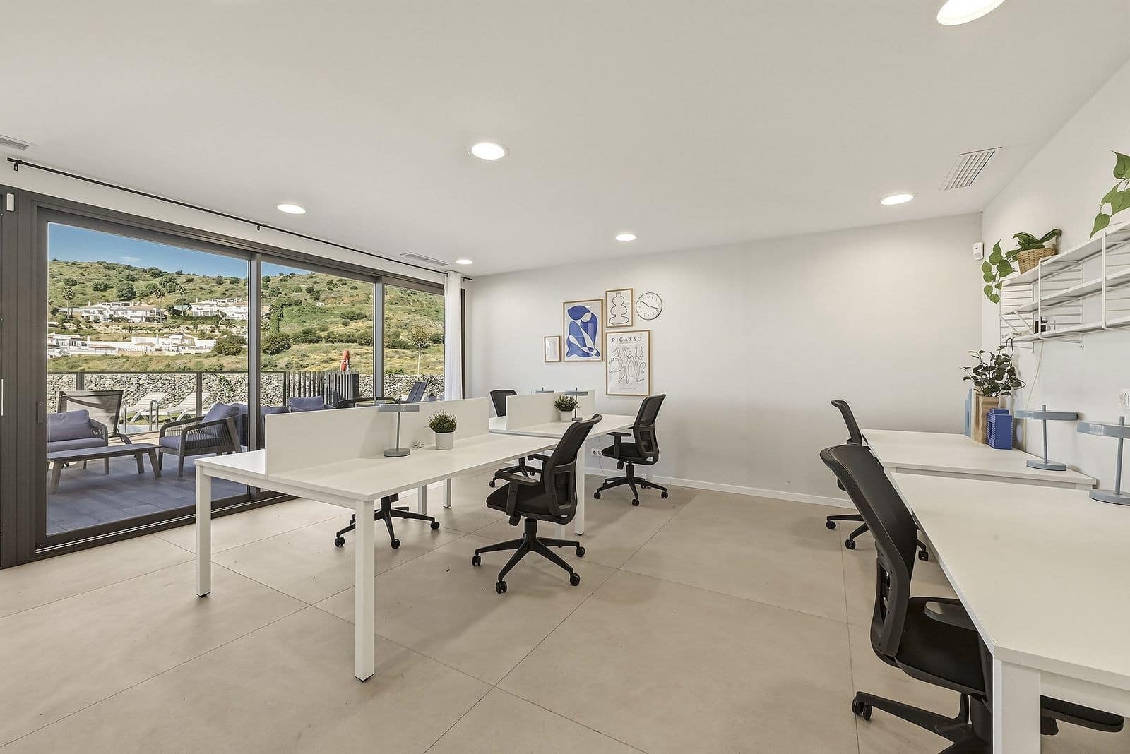 3 soverom Kjedet enebolig til salgs i Mijas Costa med svømmebasseng garasje - € 649 000 (Ref: 9799132)