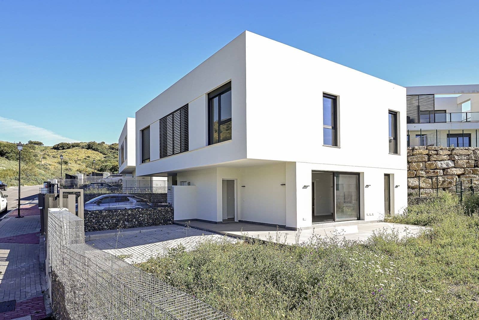 3 soverom Kjedet enebolig til salgs i Mijas Costa med svømmebasseng garasje - € 649 000 (Ref: 9799132)