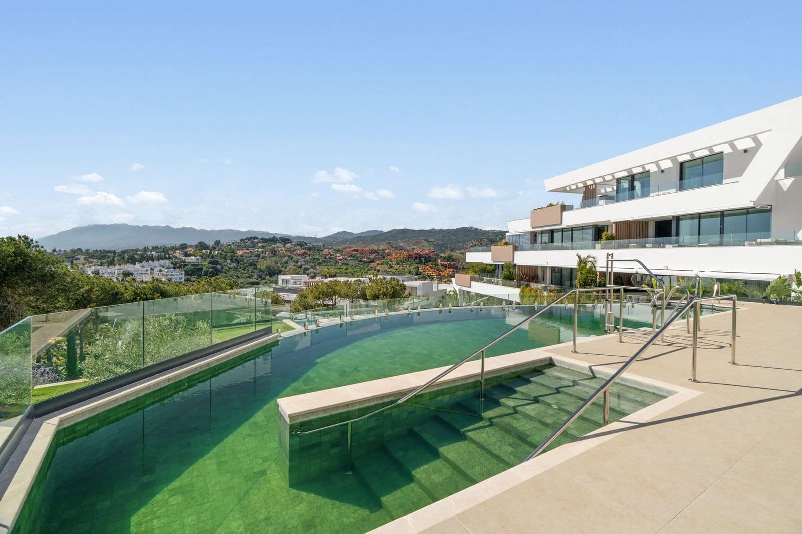 3 Zimmer Penthouse zu verkaufen in Marbella mit Pool Garage - 1.790.000 € (Ref: 9799133)