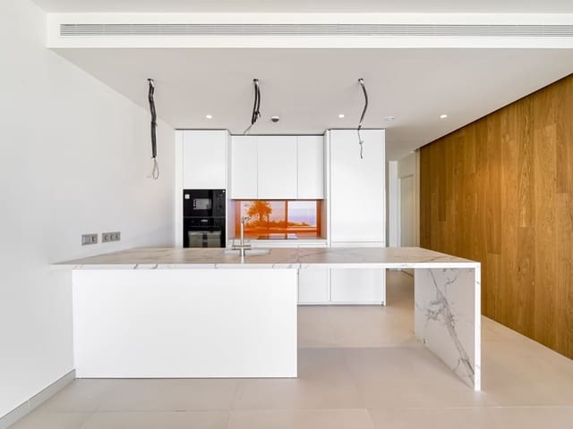 Apartamento de 2 habitaciones en Fuengirola en venta con piscina garaje - 849.000 € (Ref: 9799134)