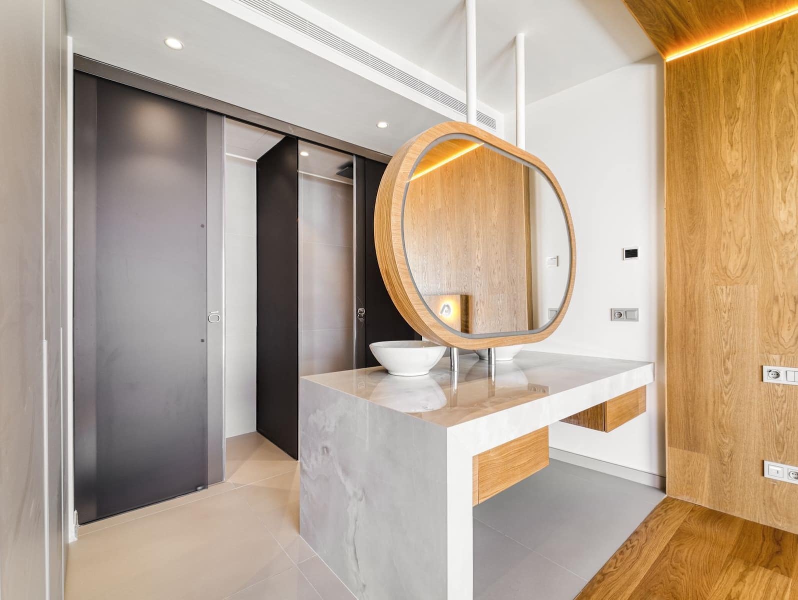 Apartamento de 2 habitaciones en Fuengirola en venta con piscina garaje - 849.000 € (Ref: 9799134)