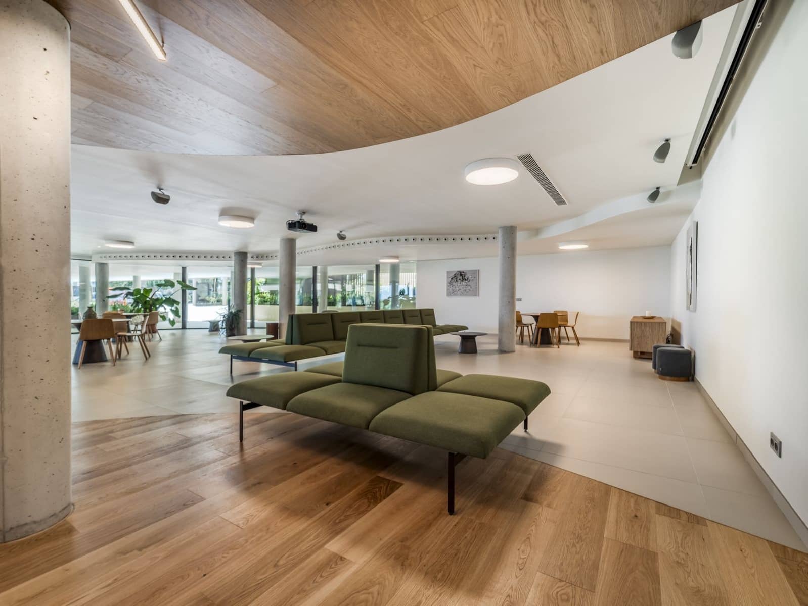 Apartamento de 2 habitaciones en Fuengirola en venta con piscina garaje - 849.000 € (Ref: 9799134)