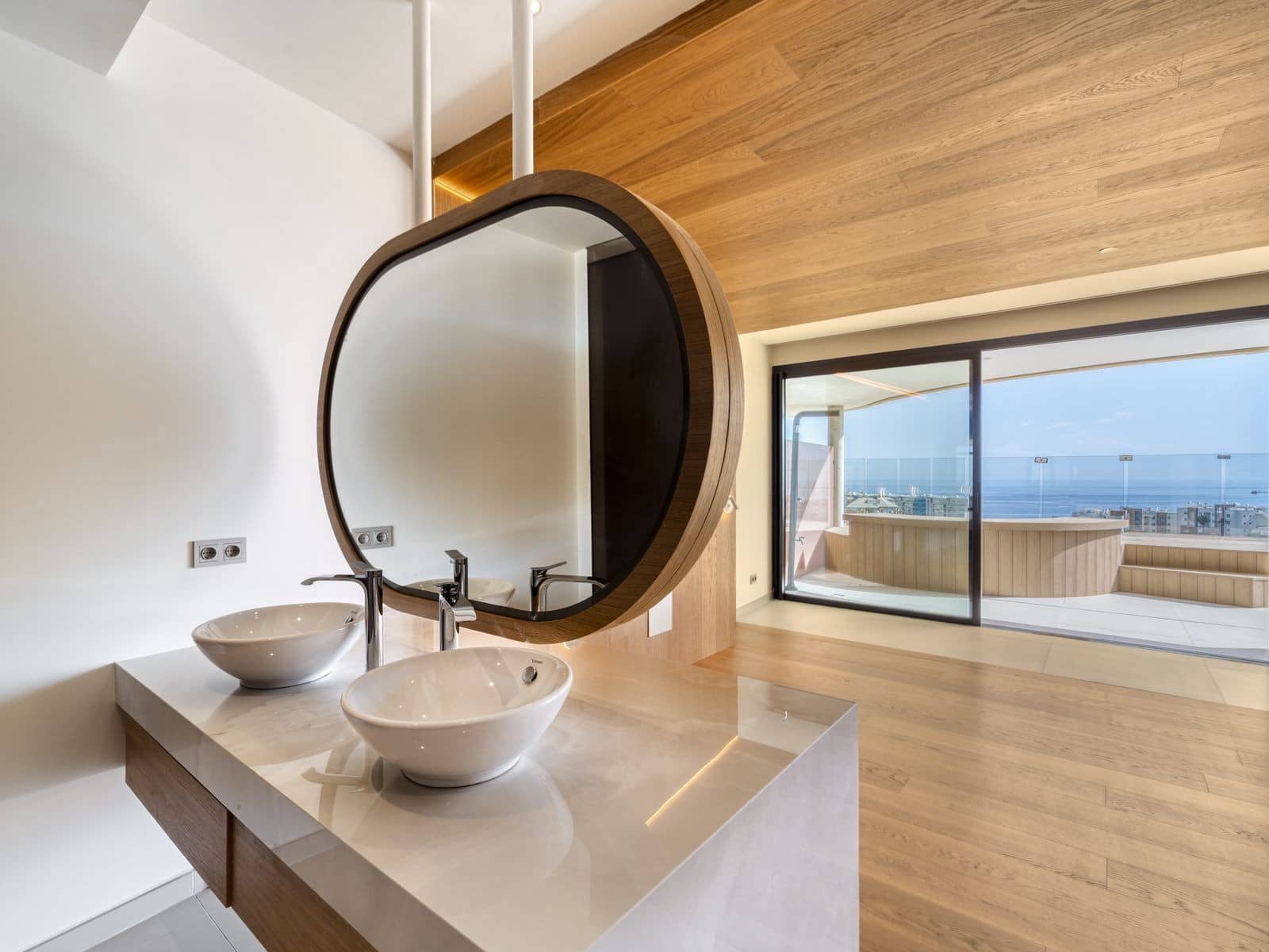 Apartamento de 2 habitaciones en Fuengirola en venta con piscina garaje - 795.000 € (Ref: 9799134)