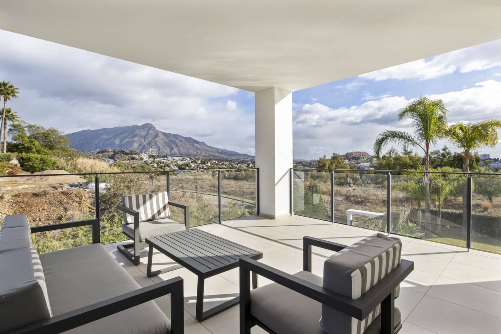 4 Zimmer Villa zu verkaufen in La Quinta - 2.300.000 € (Ref: 9799135)