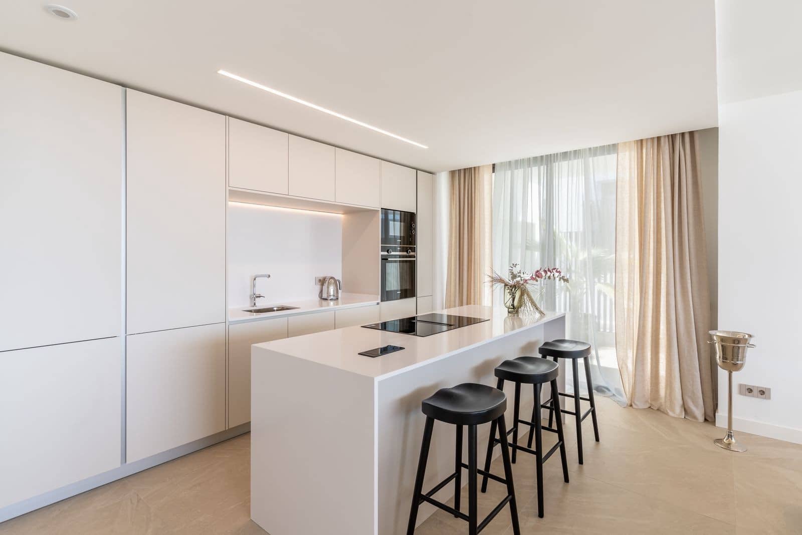 3 sovrum Lägenhet till salu i Marbella med pool garage - 1 590 000 € (Ref: 9799136)