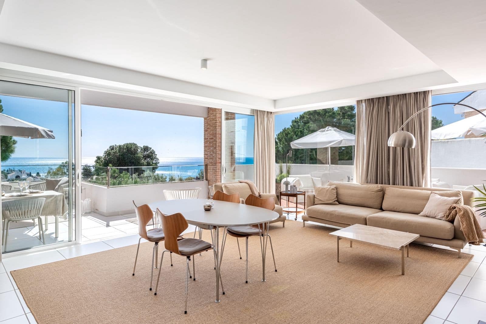 4 sovrum Villa till salu i Benalmadena Costa med pool garage - 1 149 000 € (Ref: 9799137)