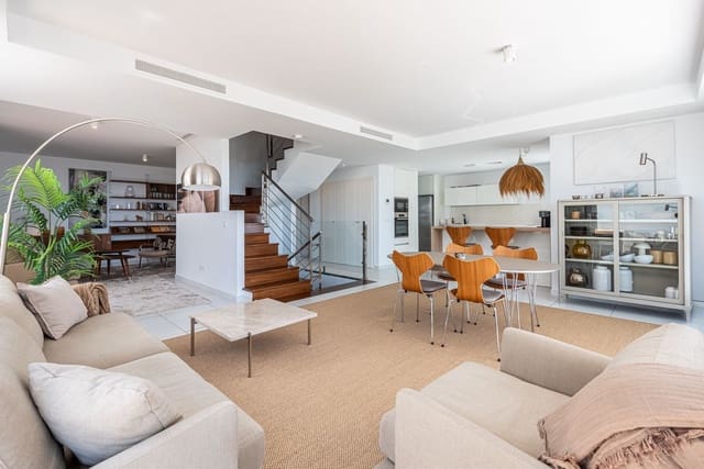 4 soverom Villa til salgs i Benalmadena Costa, Benalmádena med svømmebasseng garasje - € 1 149 000 (Ref: 9799137)