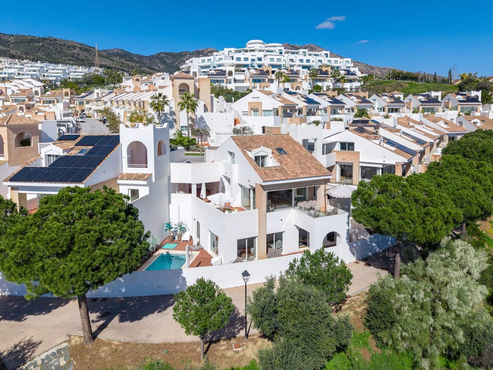 4 camera da letto Villa in vendita in Benalmadena Costa con piscina garage - 1.149.000 € (Rif: 9799137)