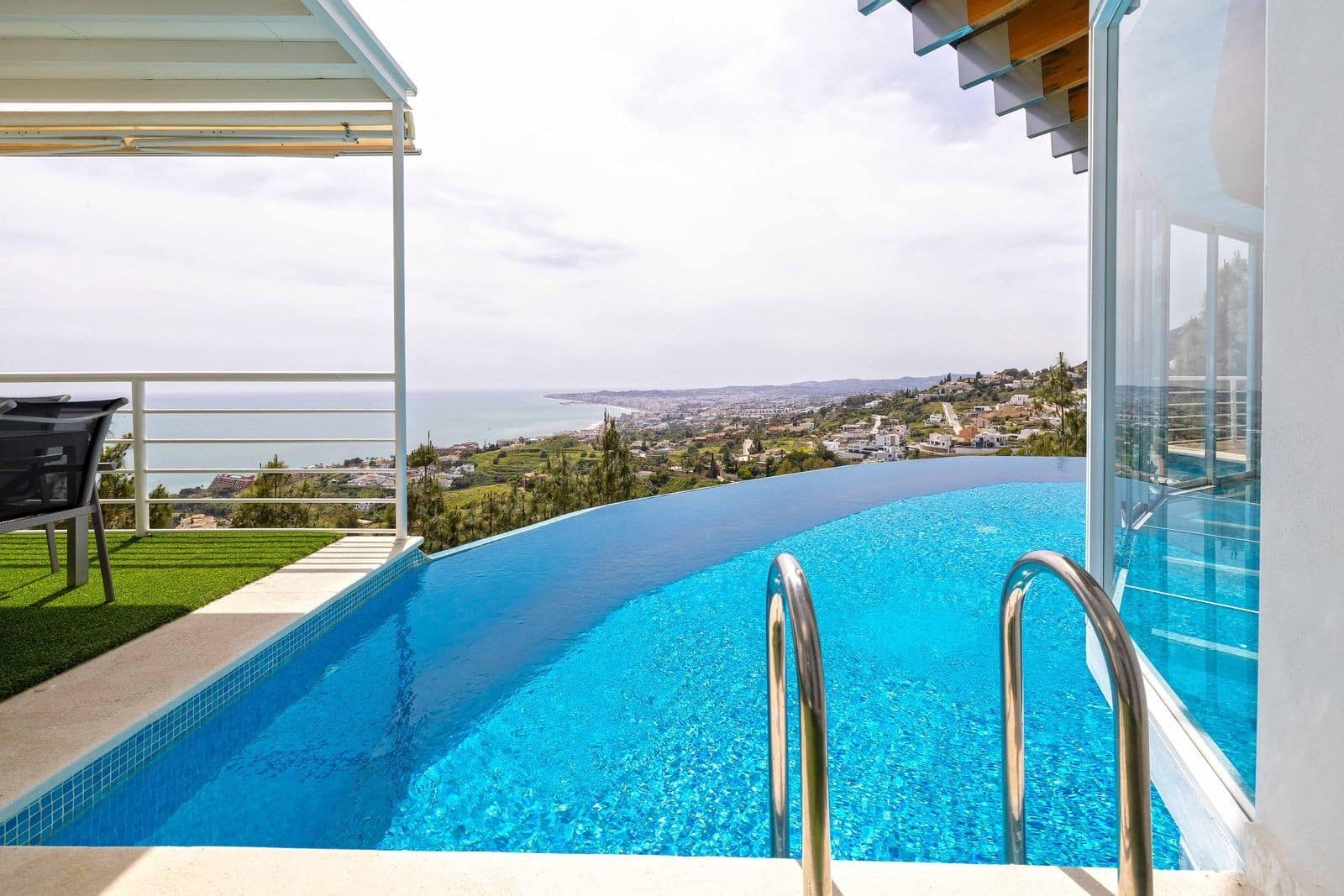 4 sovrum Villa till salu i Benalmadena Costa med pool garage - 3 389 000 € (Ref: 9799138)