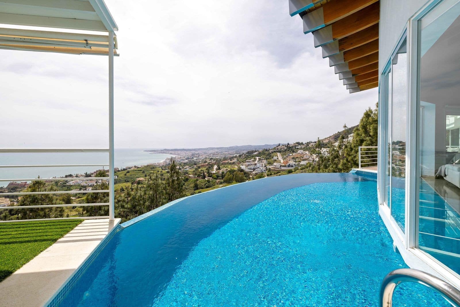 4 sovrum Villa till salu i Benalmadena Costa med pool garage - 3 389 000 € (Ref: 9799138)