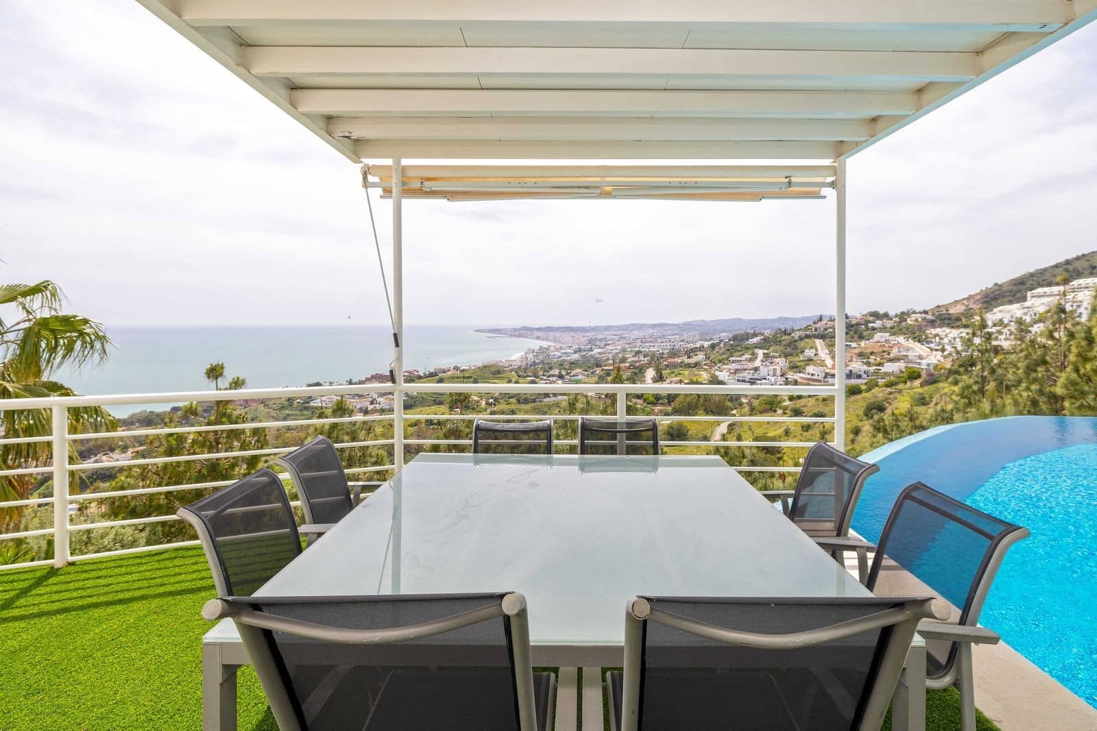 4 sovrum Villa till salu i Benalmadena Costa med pool garage - 3 389 000 € (Ref: 9799138)