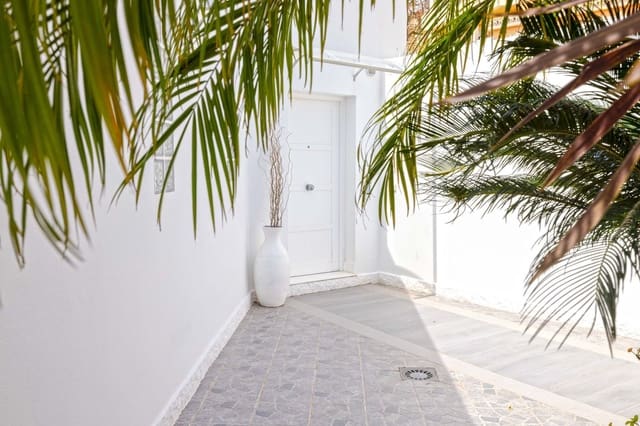 4 chambre Villa/Maison à vendre à Benalmadena Costa, Benalmádena avec piscine garage - 3 389 000 € (Ref: 9799138)