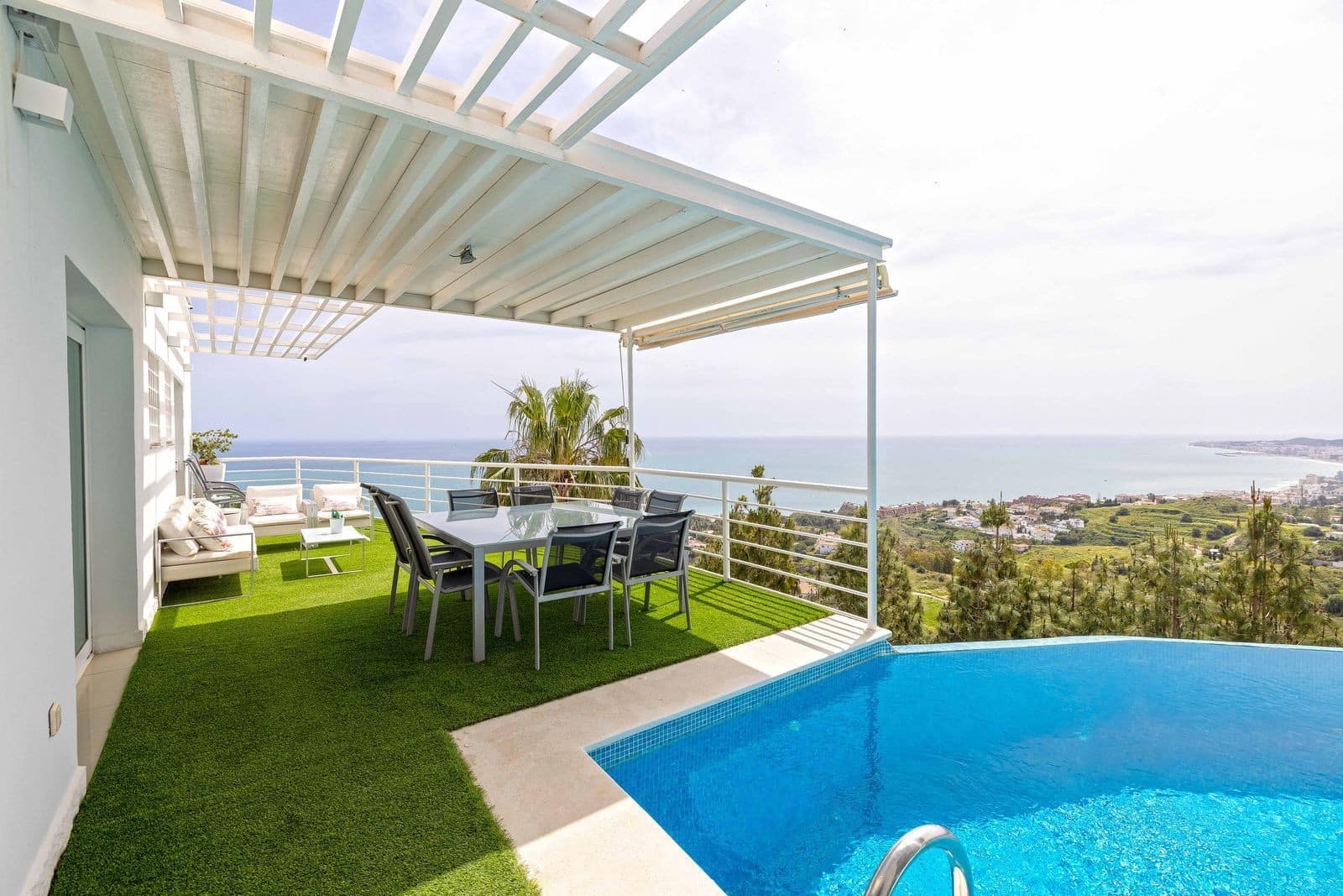 4 slaapkamer Villa te koop in Benalmadena Costa met zwembad garage - € 3.389.000 (Ref: 9799138)
