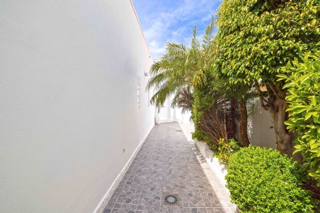 4 chambre Villa/Maison à vendre à Benalmadena Costa, Benalmádena avec piscine garage - 3 389 000 € (Ref: 9799138)