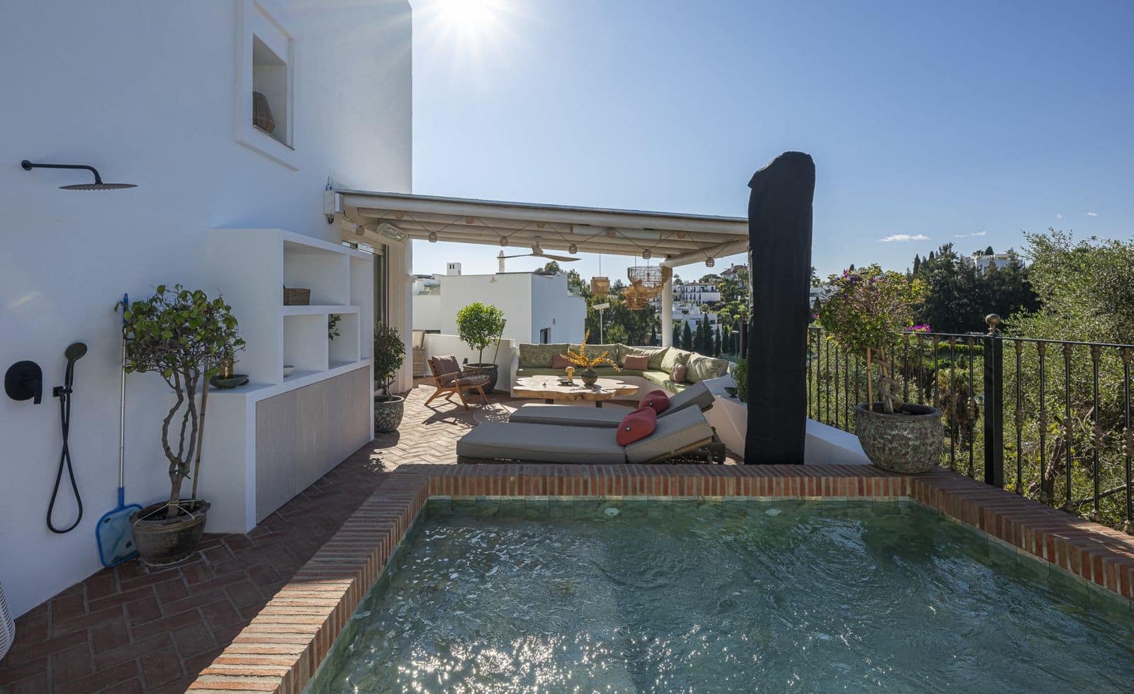 4 sypialnia Dom na sprzedaż w Marbella z basenem garażem - 2 195 000 € (Ref: 9799139)