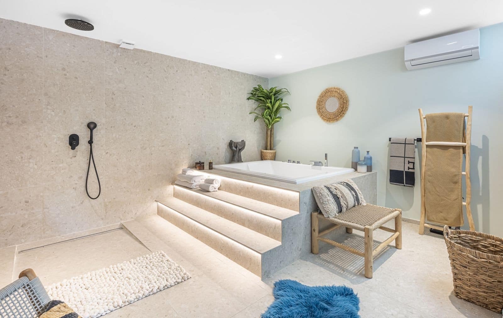 4 sypialnia Dom na sprzedaż w Marbella z basenem garażem - 2 195 000 € (Ref: 9799139)