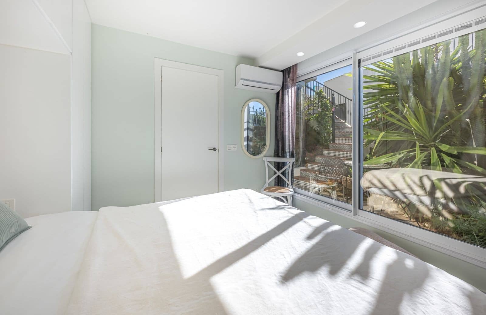 4 sypialnia Dom na sprzedaż w Marbella z basenem garażem - 2 195 000 € (Ref: 9799139)