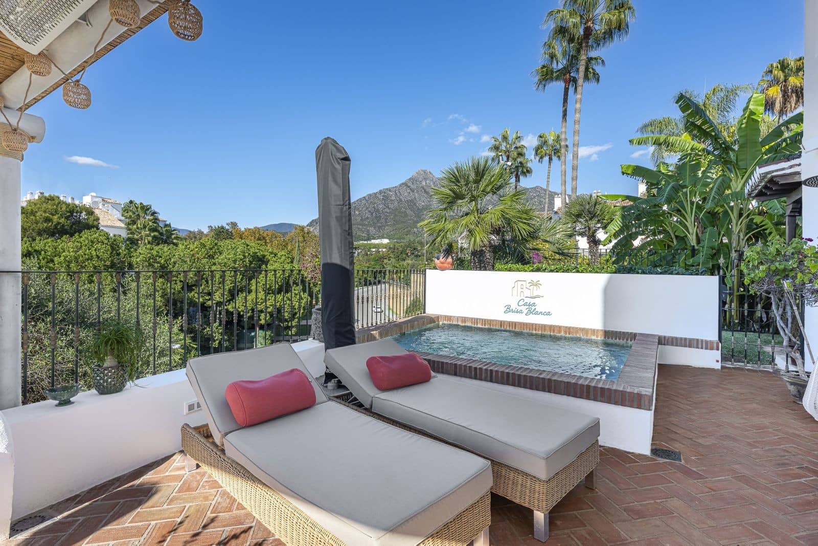 4 sypialnia Dom na sprzedaż w Marbella z basenem garażem - 2 195 000 € (Ref: 9799139)