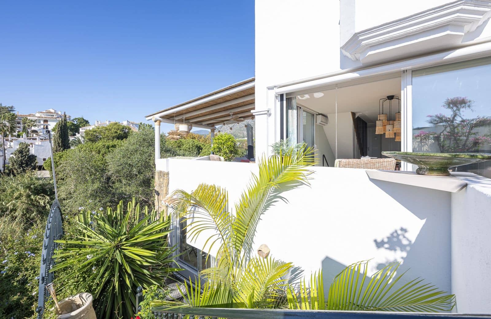 4 sypialnia Dom na sprzedaż w Marbella z basenem garażem - 2 195 000 € (Ref: 9799139)