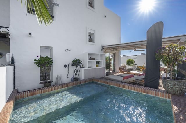 4 sypialnia Dom na sprzedaż w Marbella z basenem garażem - 2 195 000 € (Ref: 9799139)