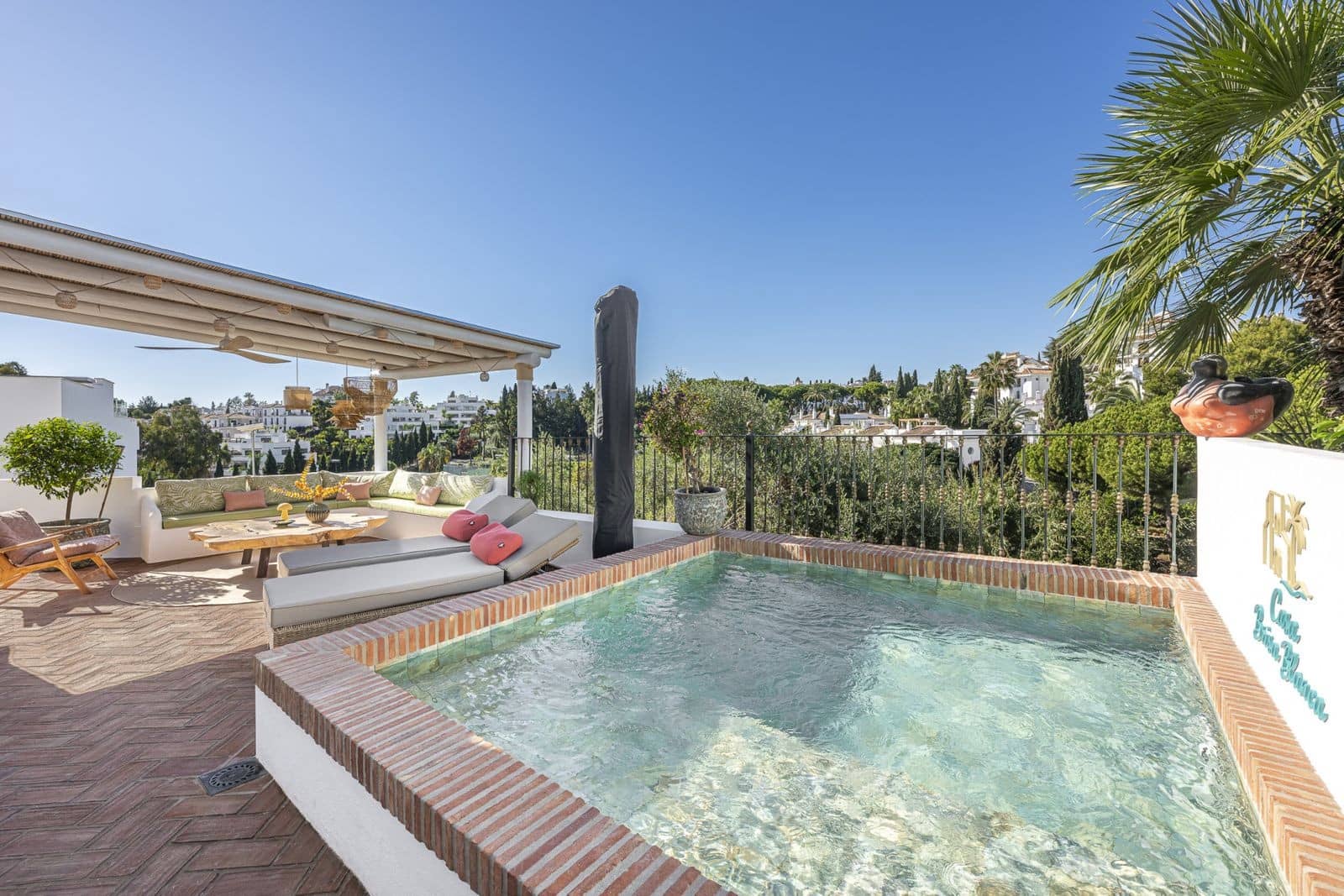 4 sypialnia Dom na sprzedaż w Marbella z basenem garażem - 2 195 000 € (Ref: 9799139)