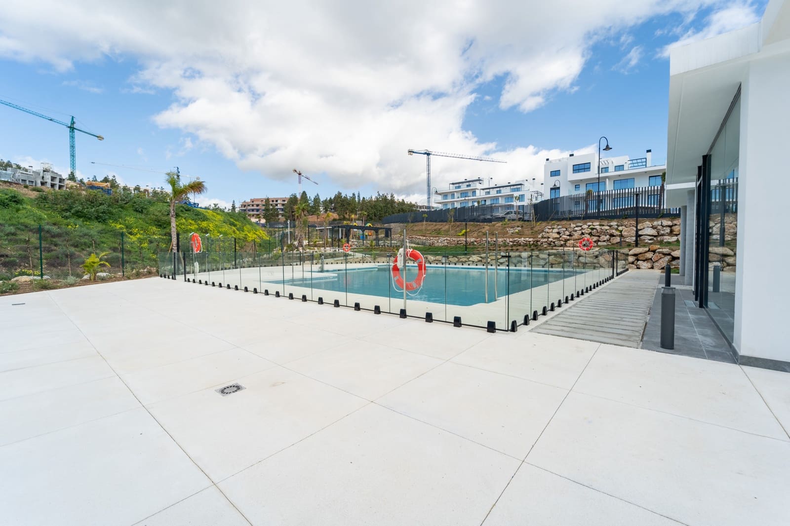 2 bedroom Apartment for sale in Mijas Costa with pool garage - € 455,000 (Ref: 9800602)